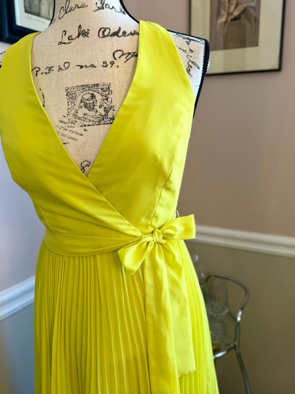 BCBG Paris Alyssa Dress Sz 2 Lime Yellow Pleated Hi Low Formal Party - Picture 2 of 9
